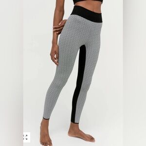 Chic Women's Black and Gray Leggings